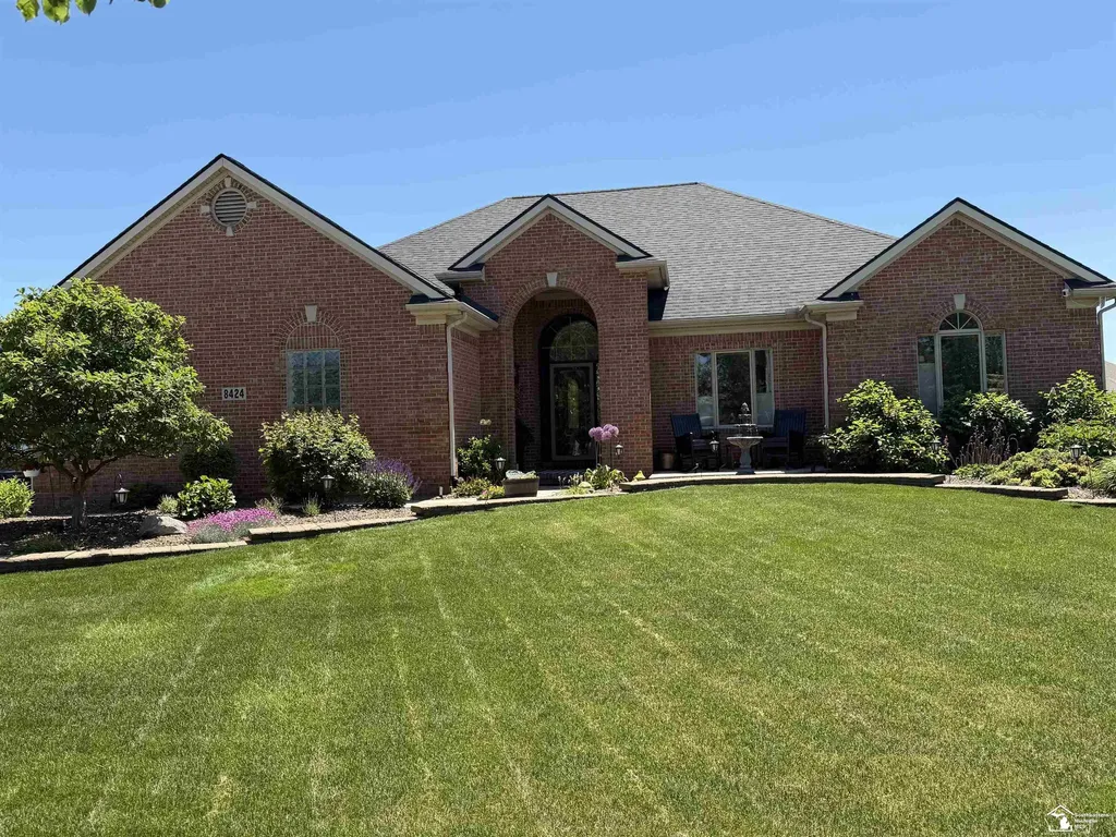 8424 Eagle Pointe Drive Unknown City MI 48166