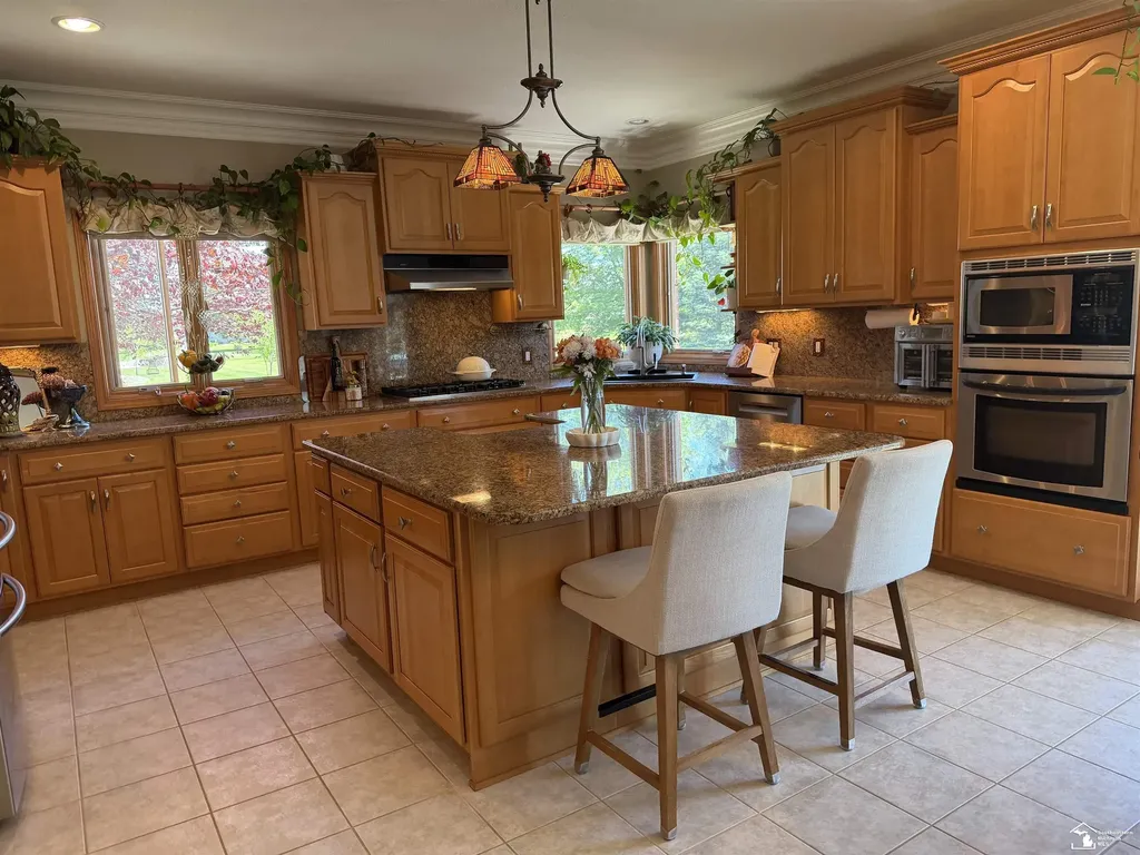 8424 Eagle Pointe Drive Unknown City MI 48166