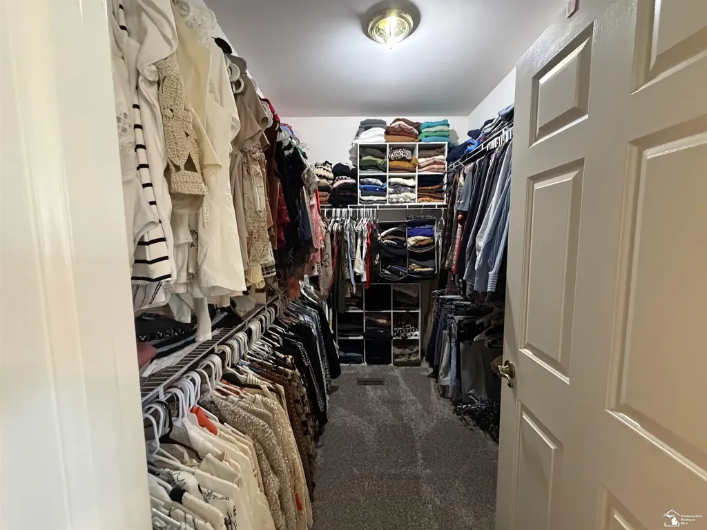 8424 Eagle Pointe Drive Unknown City MI 48166