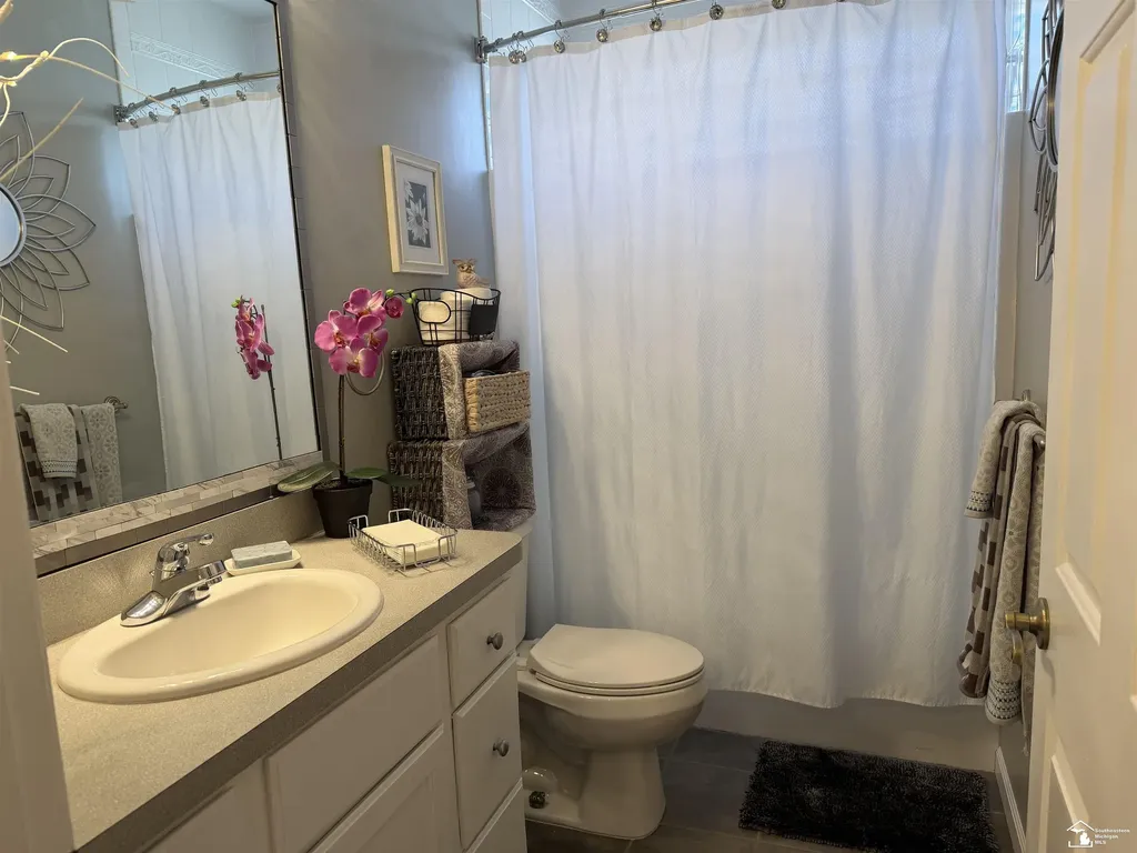 8424 Eagle Pointe Drive Unknown City MI 48166