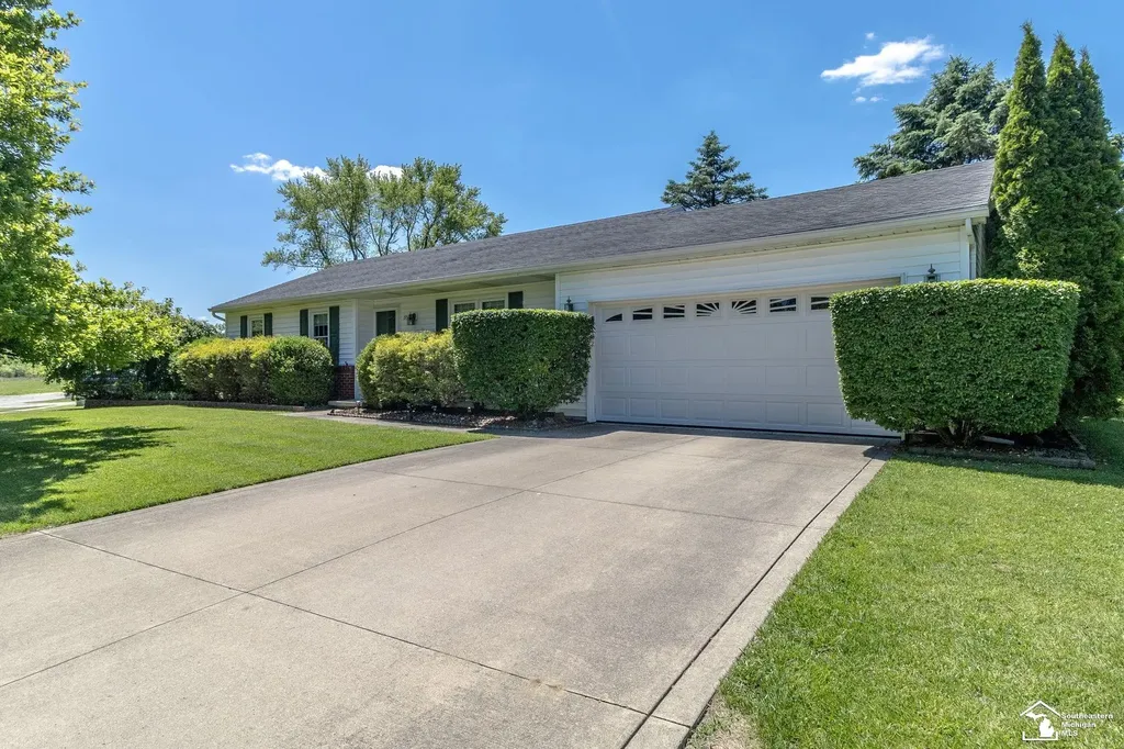 1955 Brookton Drive Bedford Township MI 48182