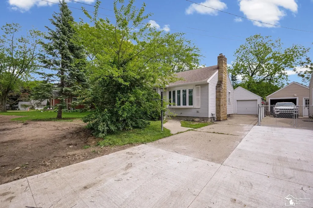 15524 Parkwood Drive Monroe Charter Township MI 48161