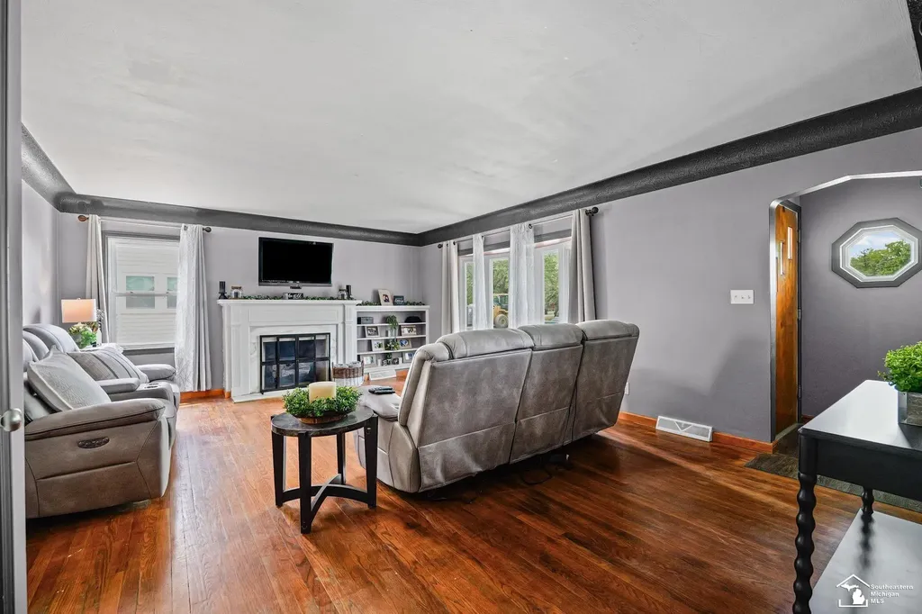 15524 Parkwood Drive Monroe Charter Township MI 48161