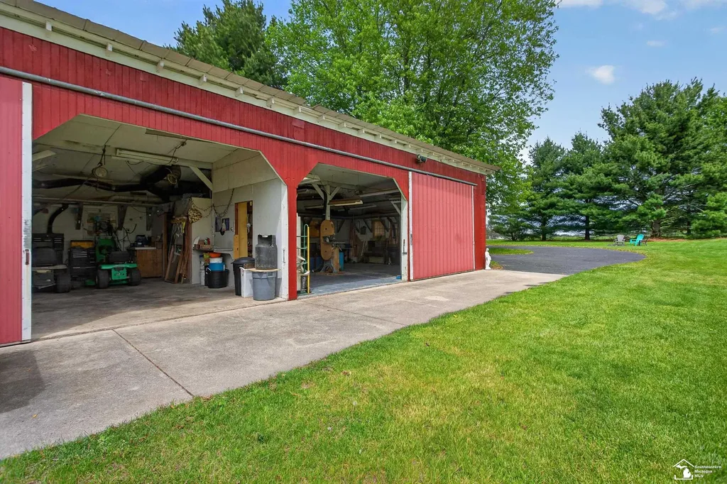 4691 Jackson Road Leslie Township MI 49251