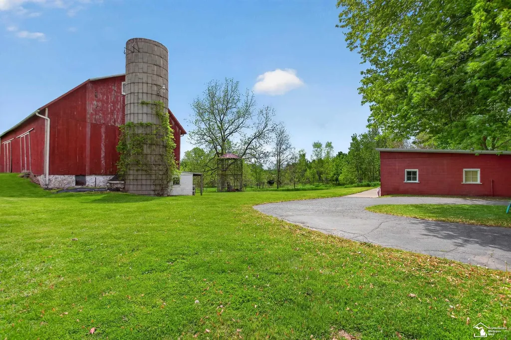 4691 Jackson Road Leslie Township MI 49251