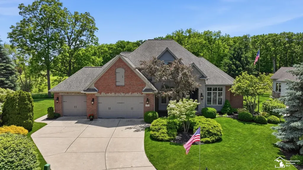 1042 Saint James Park Avenue Monroe Charter Township MI 48161