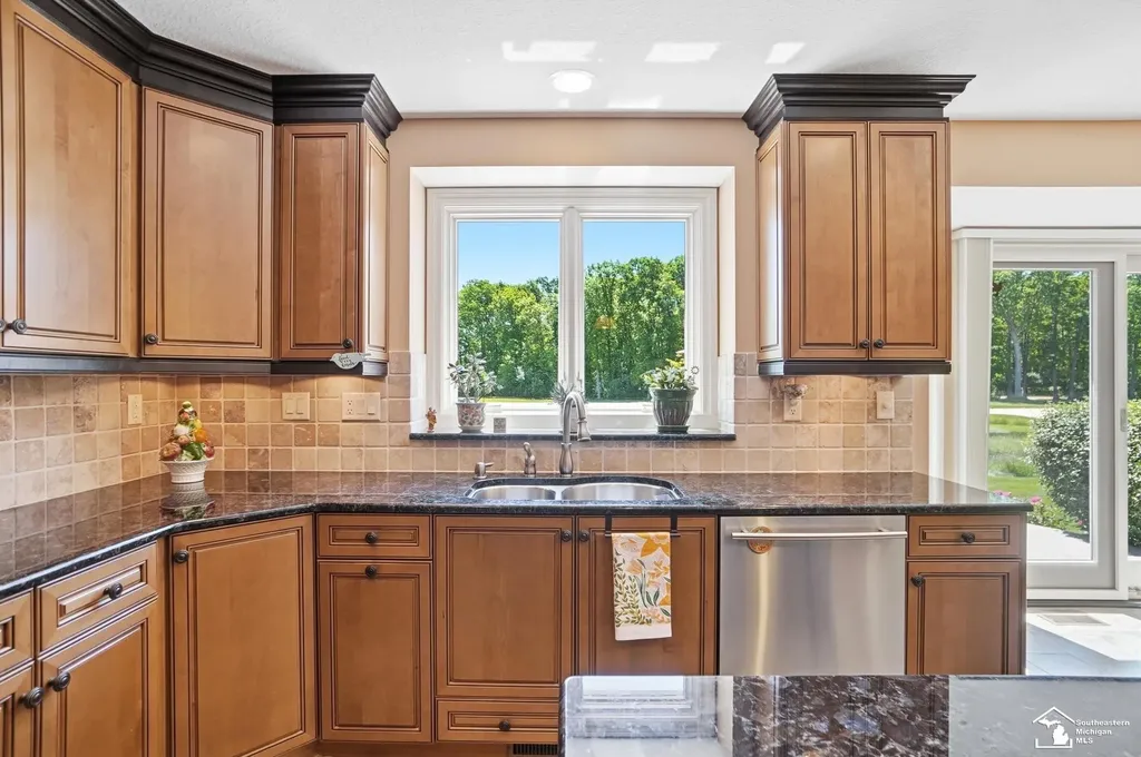 1042 Saint James Park Avenue Monroe Charter Township MI 48161