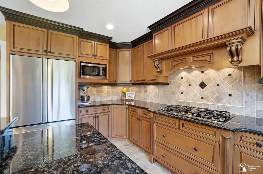 1042 Saint James Park Avenue Monroe Charter Township MI 48161