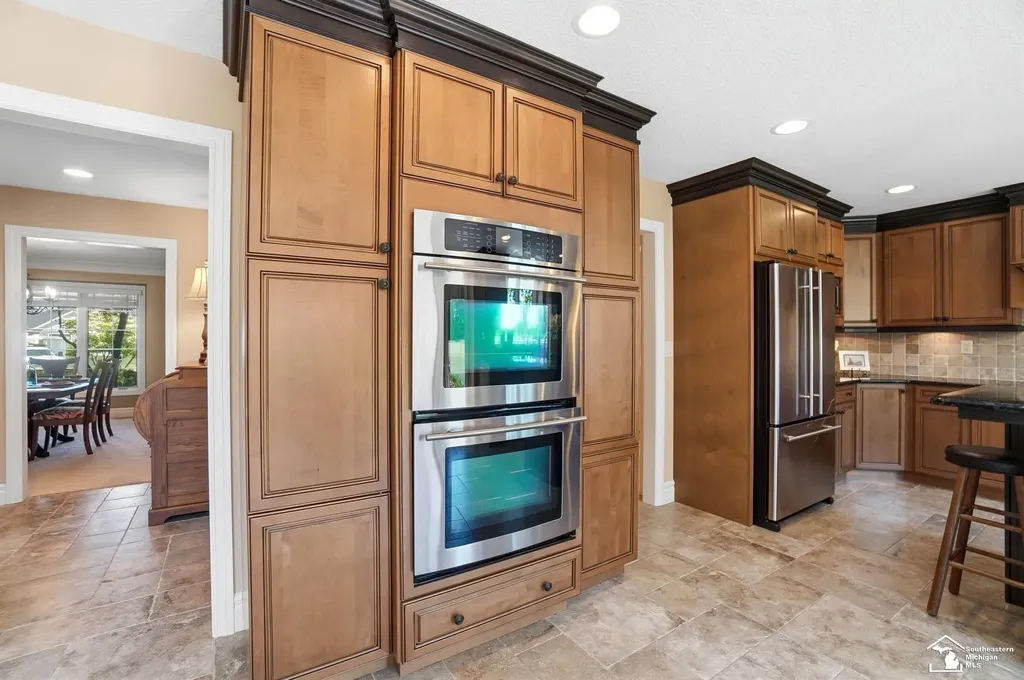 1042 Saint James Park Avenue Monroe Charter Township MI 48161