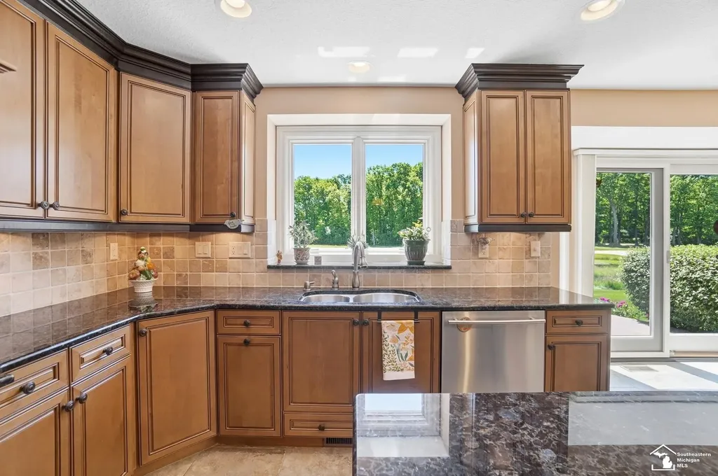 1042 Saint James Park Avenue Monroe Charter Township MI 48161