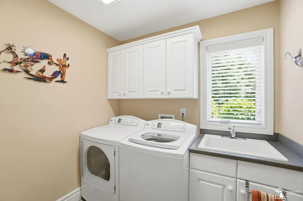 1042 Saint James Park Avenue Monroe Charter Township MI 48161