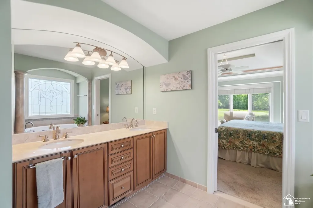 1042 Saint James Park Avenue Monroe Charter Township MI 48161