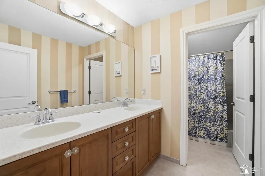 1042 Saint James Park Avenue Monroe Charter Township MI 48161