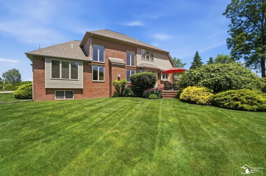 1042 Saint James Park Avenue Monroe Charter Township MI 48161