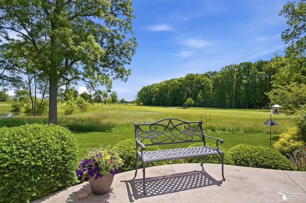 1042 Saint James Park Avenue Monroe Charter Township MI 48161