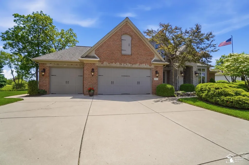 1042 Saint James Park Avenue Monroe Charter Township MI 48161
