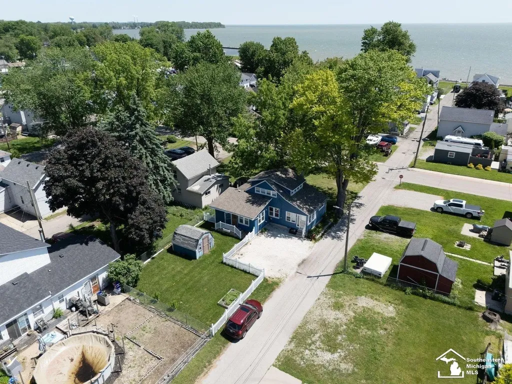 4346 4th Street Luna Pier City MI 48157