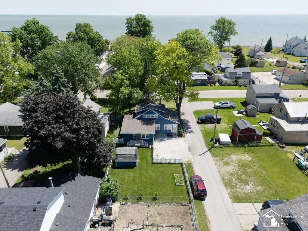 4346 4th Street Luna Pier City MI 48157