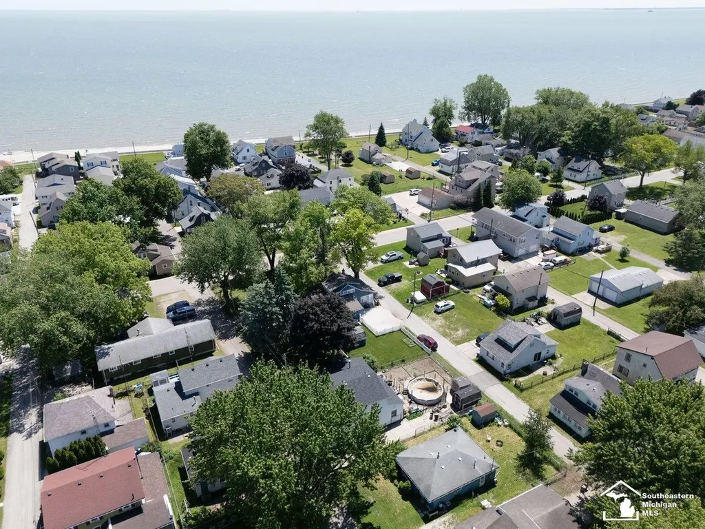 4346 4th Street Luna Pier City MI 48157