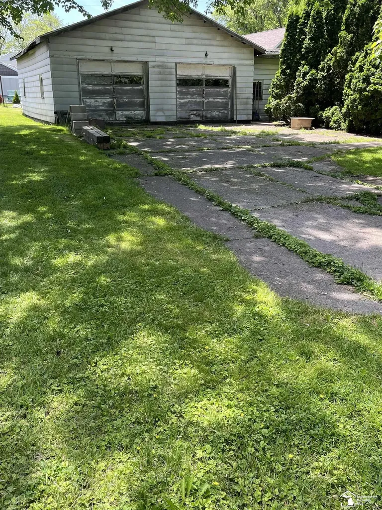 13698 Laplaisance Road Monroe City MI 48161