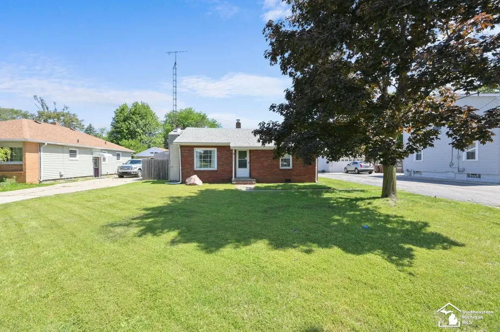 5864 Edgewood Boulevard Monroe Charter Township MI 48161