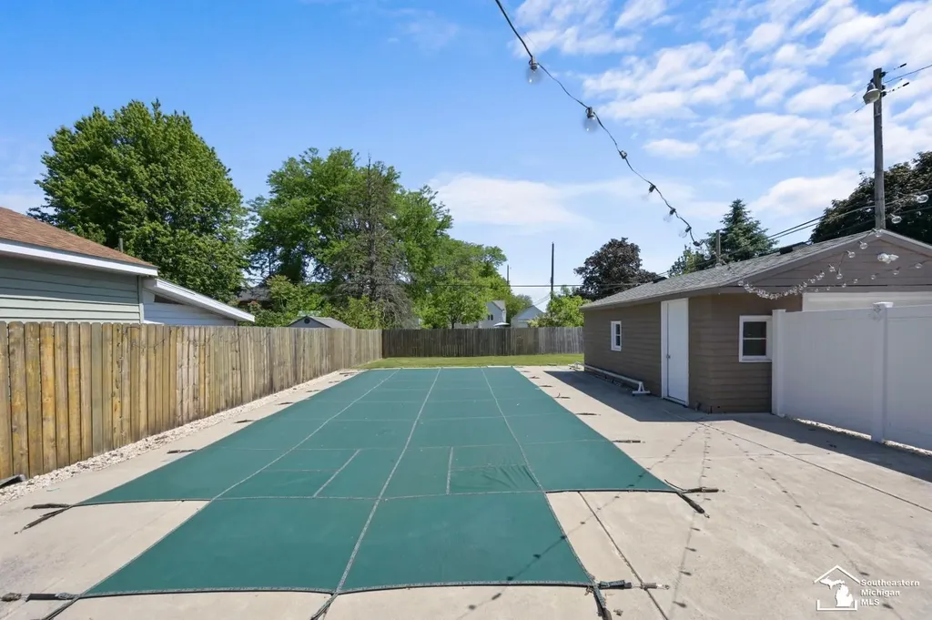 5864 Edgewood Boulevard Monroe Charter Township MI 48161