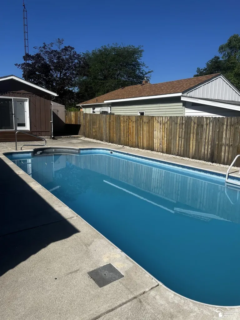 5864 Edgewood Boulevard Monroe Charter Township MI 48161