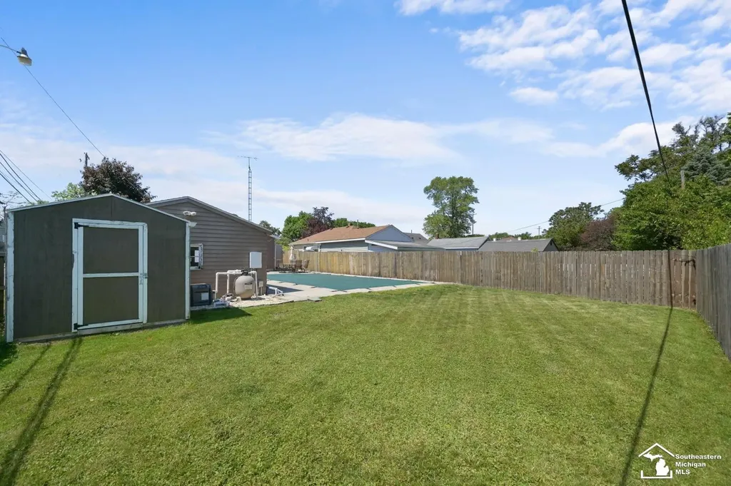 5864 Edgewood Boulevard Monroe Charter Township MI 48161