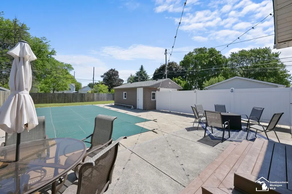 5864 Edgewood Boulevard Monroe Charter Township MI 48161