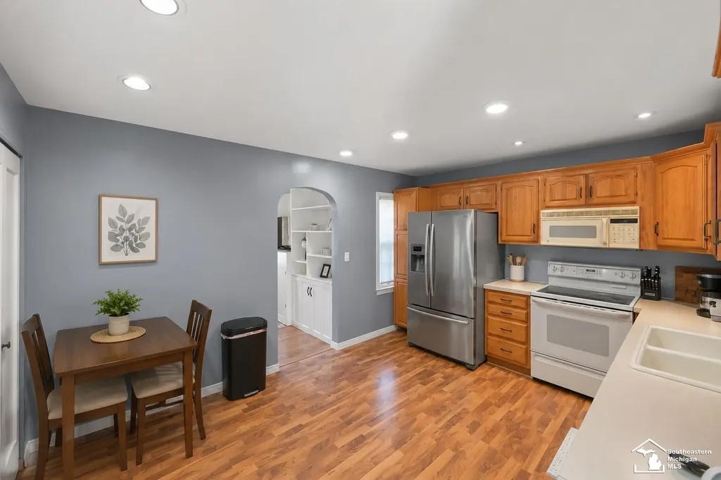 5864 Edgewood Boulevard Monroe Charter Township MI 48161