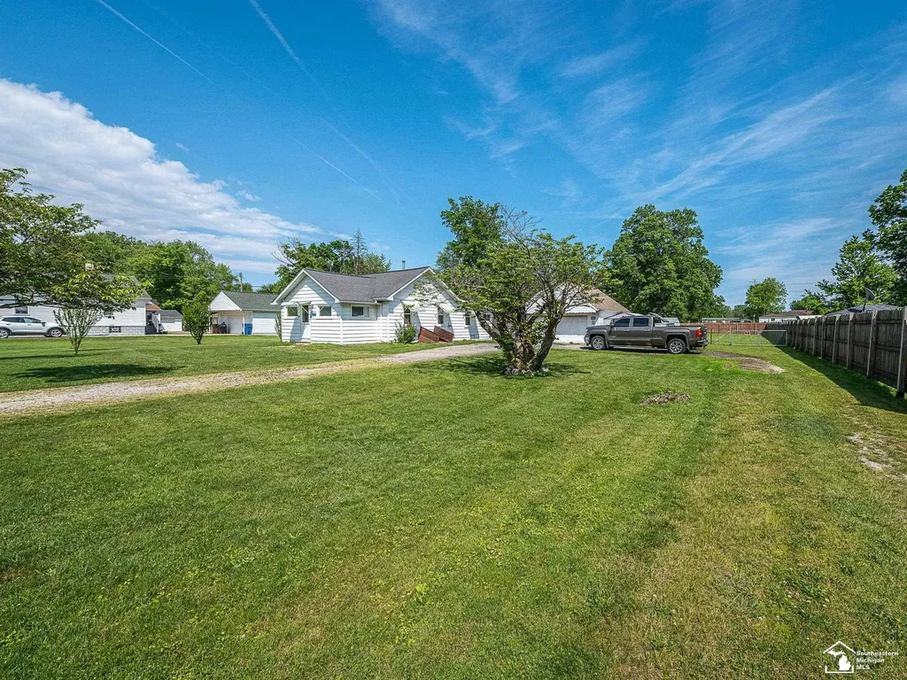 1736 Meadow Drive Frenchtown Township MI 48162