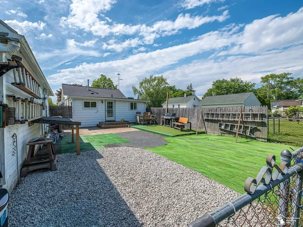 1736 Meadow Drive Frenchtown Township MI 48162