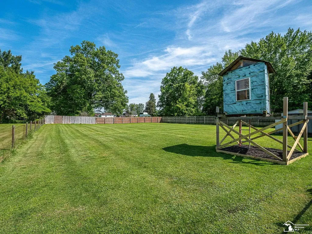 1736 Meadow Drive Frenchtown Township MI 48162