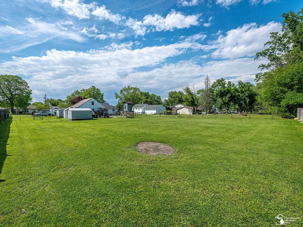 1736 Meadow Drive Frenchtown Township MI 48162