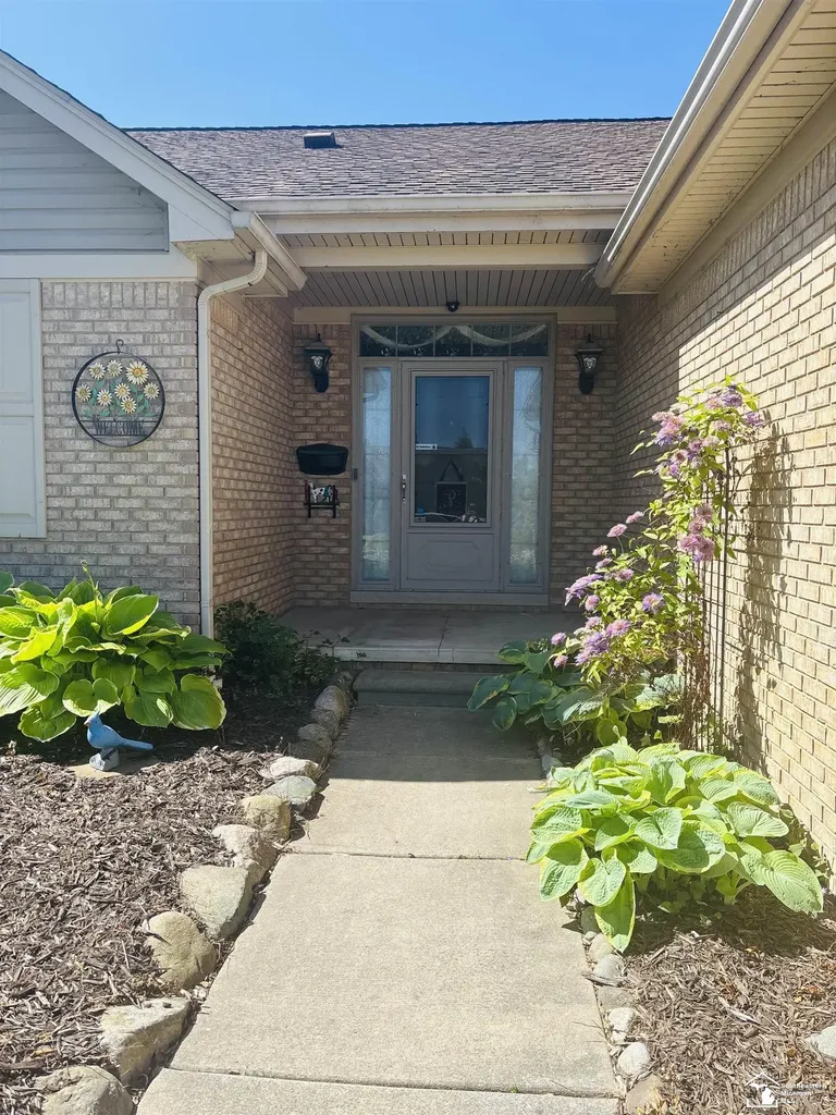 17029 Pintail Drive Brownstown Charter Township MI 48173