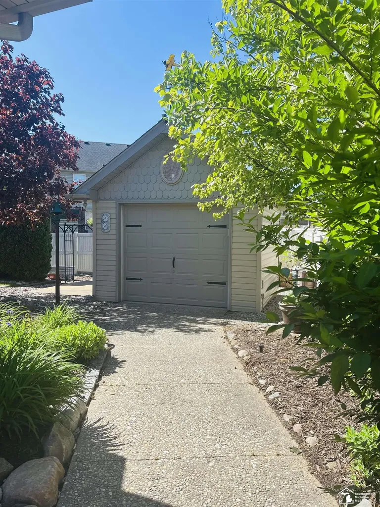 17029 Pintail Drive Brownstown Charter Township MI 48173