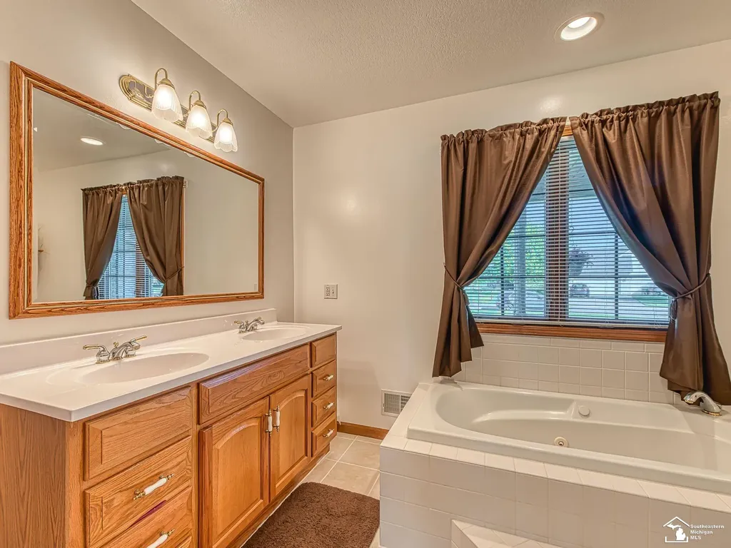 14320 Jonathon Road Monroe Charter Township MI 48161