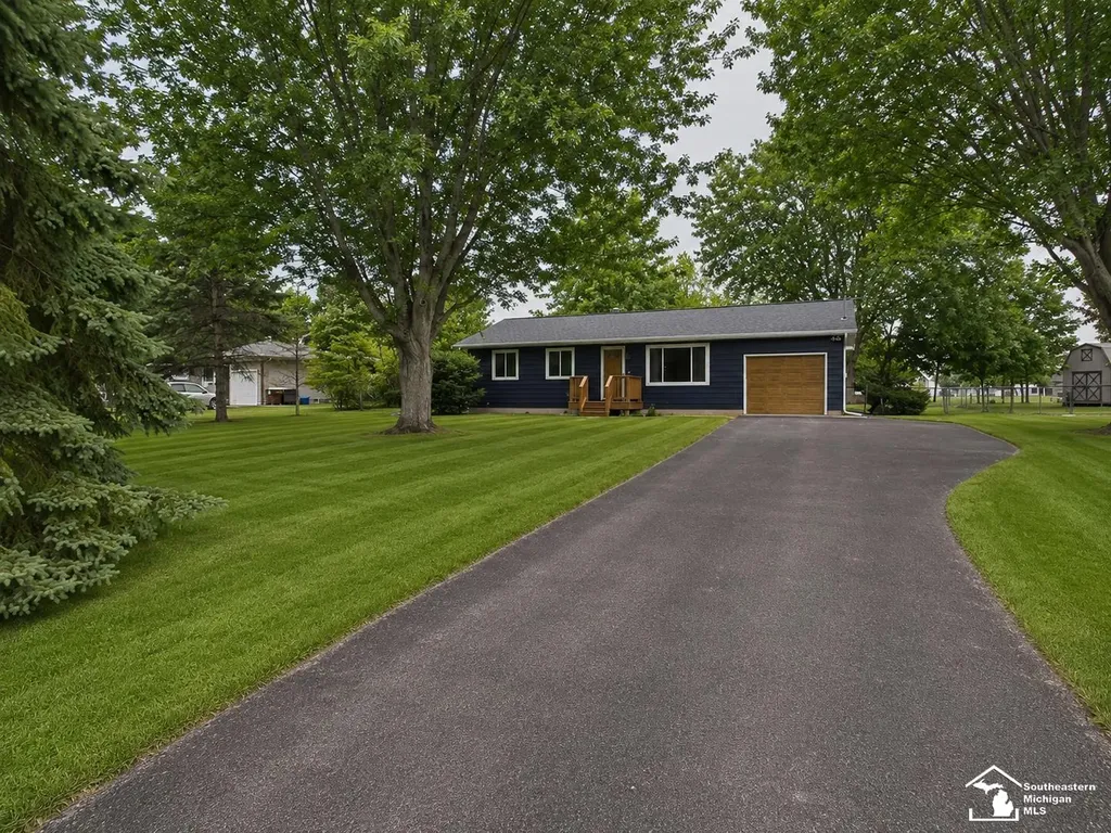 5250 Osburn Drive Raisin Township MI 49286