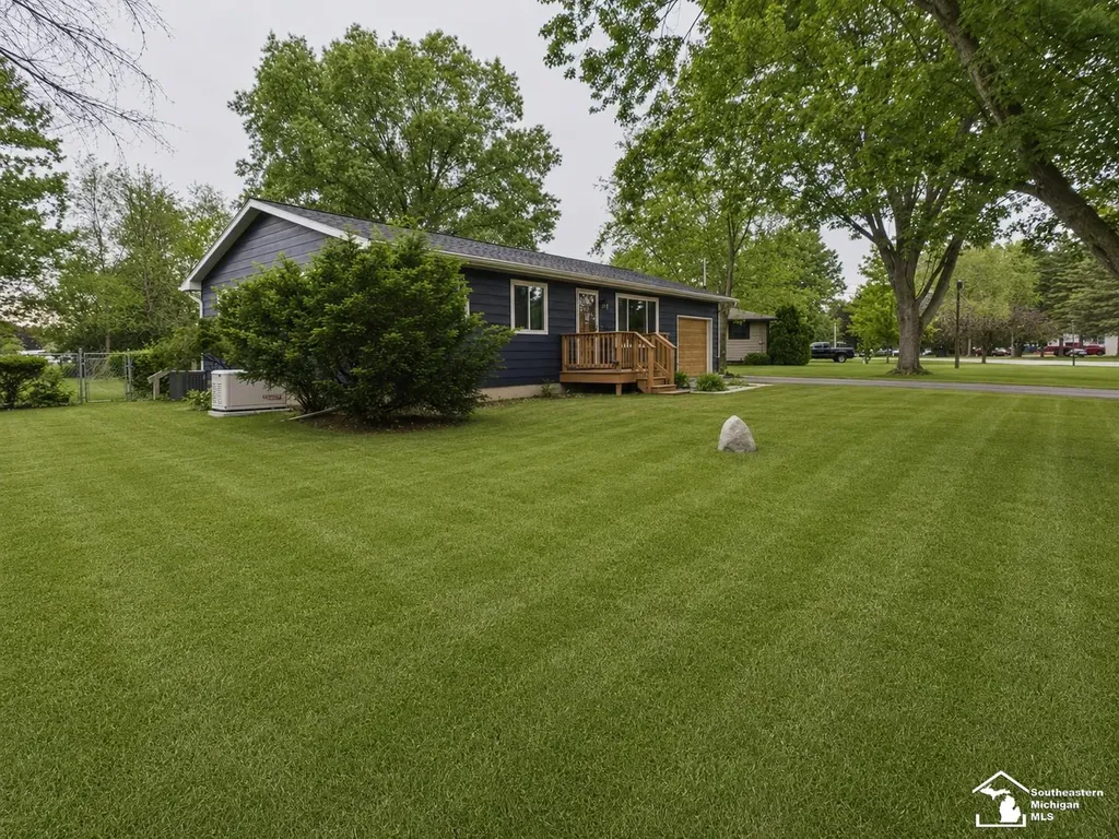 5250 Osburn Drive Raisin Township MI 49286