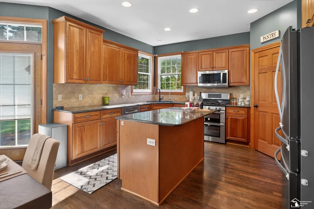 3350 Quail Hollow Drive Bedford Township MI 48144