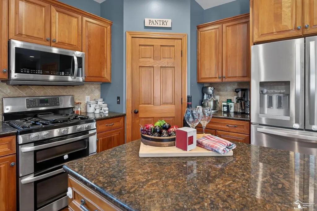 3350 Quail Hollow Drive Bedford Township MI 48144