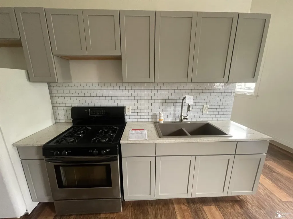 68 Navarre Street Monroe City MI 48161