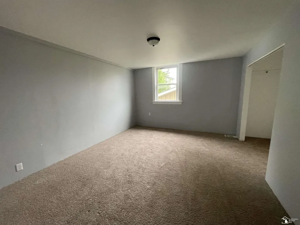 68 Navarre Street Monroe City MI 48161