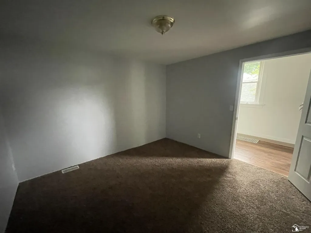 68 Navarre Street Monroe City MI 48161