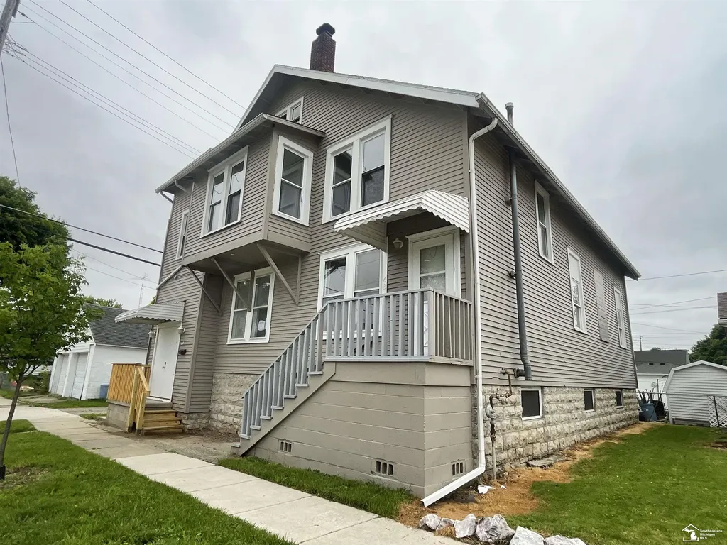 68 Navarre Street Monroe City MI 48161