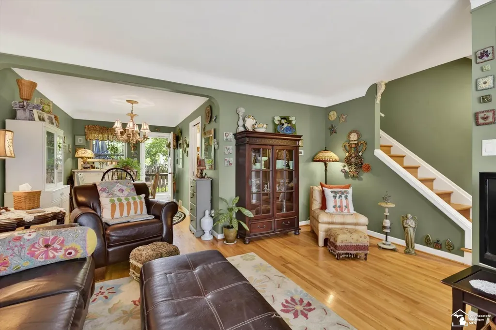 2604 Rochester Road Royal Oak City MI 48073