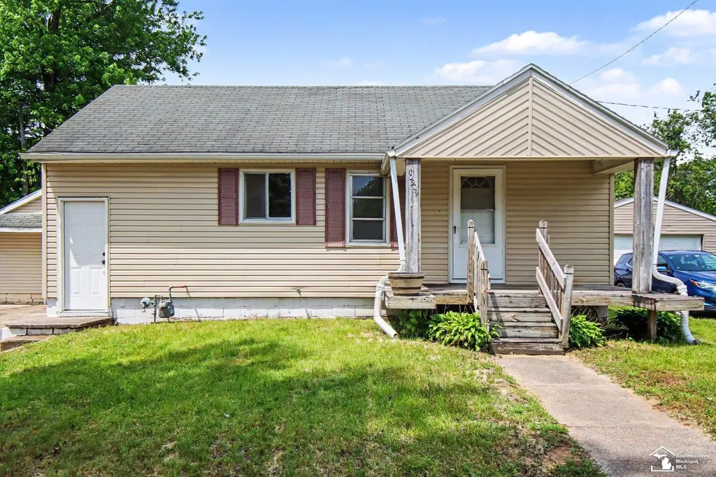 10909 Maple Street Unknown City MI 48182