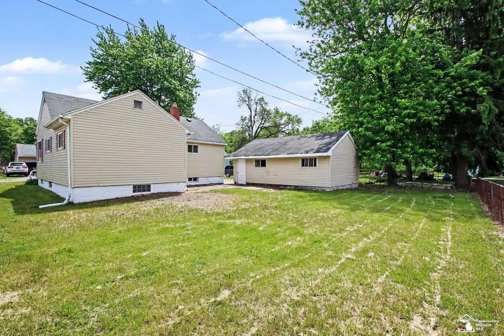 10909 Maple Street Unknown City MI 48182