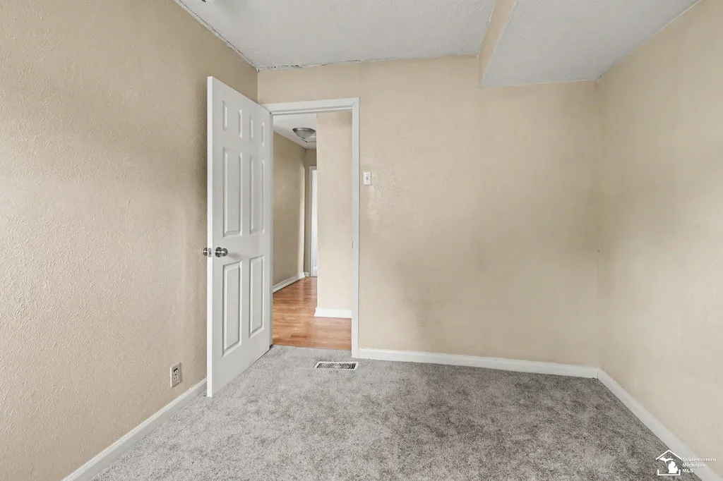 10909 Maple Street Unknown City MI 48182