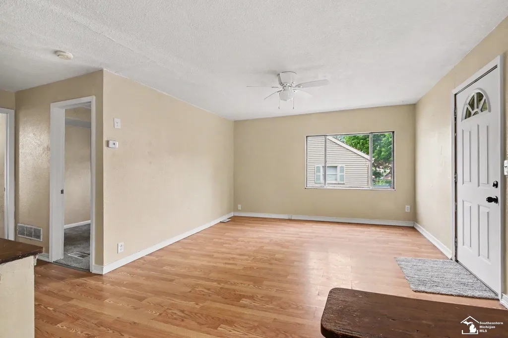 10909 Maple Street Unknown City MI 48182